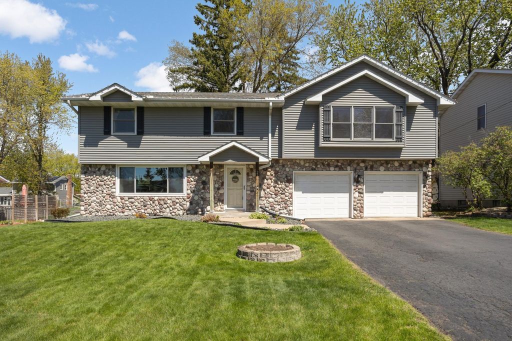 2183 Radatz Avenue, Maplewood, MN 55109
