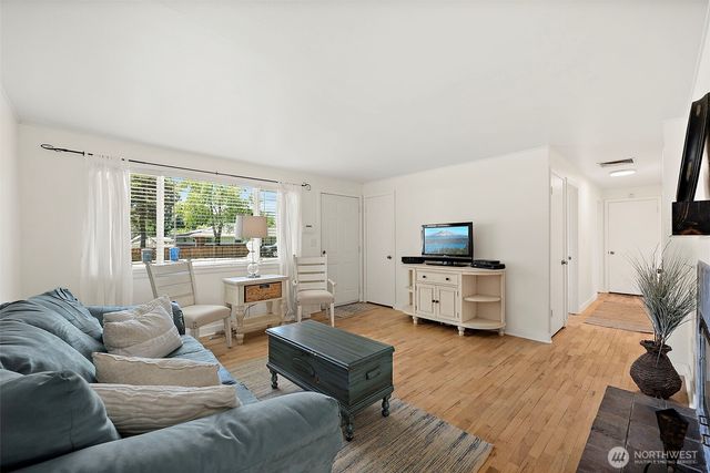 6401 Okanogan Avenue SW, Lakewood, WA 98499