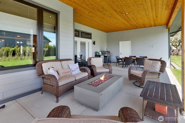 8802 Line Road, Lynden, WA 98264