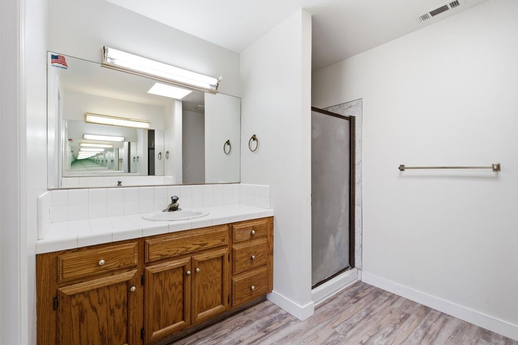 Image 12 of property listing at 88 Rosewood Circle, Madera, CA 93637