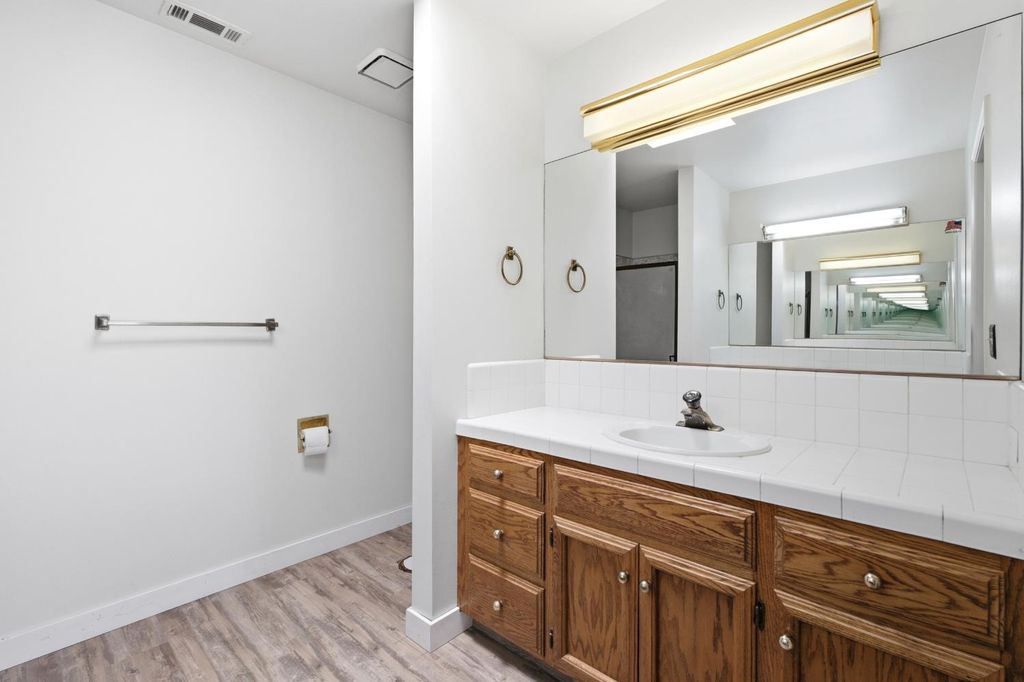 Image 15 of property listing at 88 Rosewood Circle, Madera, CA 93637