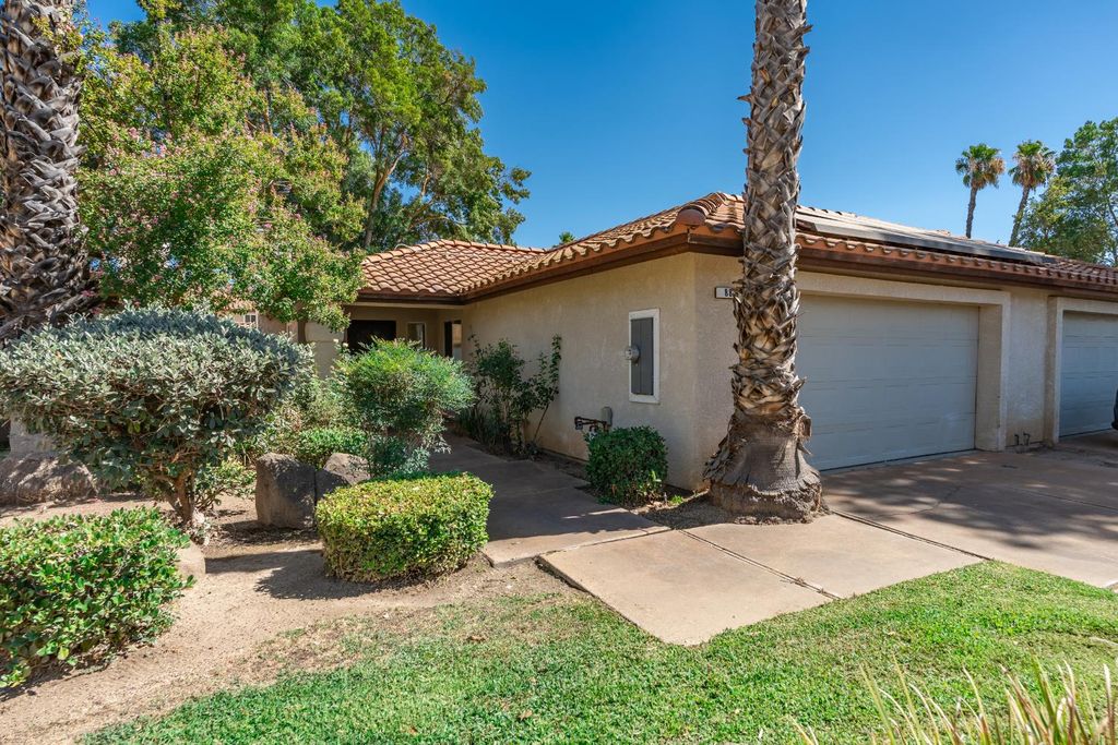 Image 2 of property listing at 88 Rosewood Circle, Madera, CA 93637