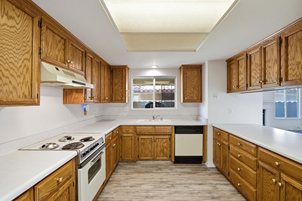 Image 5 of property listing at 88 Rosewood Circle, Madera, CA 93637