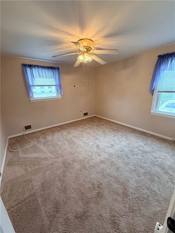 20 CRYSTAL Drive, Warwick, RI 02889