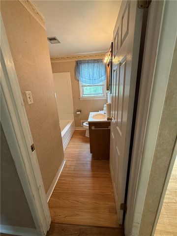 20 CRYSTAL Drive, Warwick, RI 02889