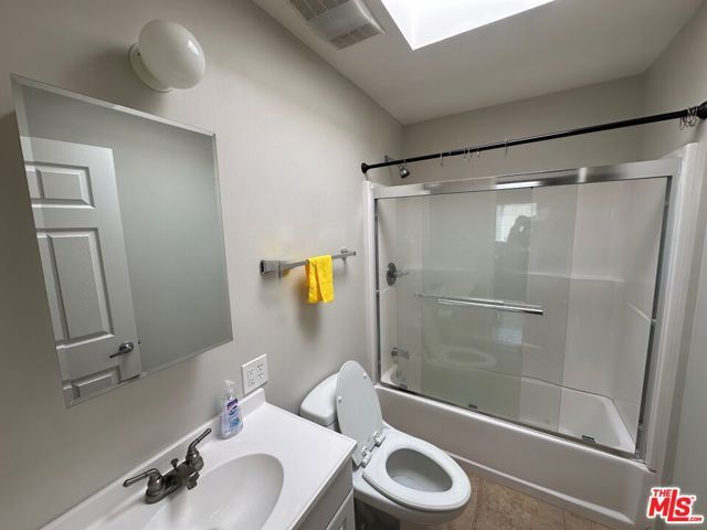 7304 Canby Avenue, Reseda (los Angeles), CA 91335