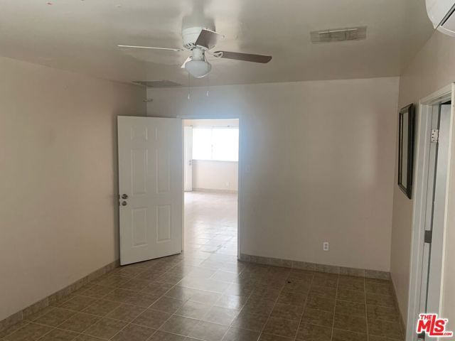 7304 Canby Avenue, Reseda (los Angeles), CA 91335