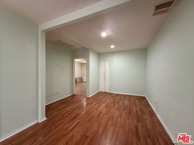 7304 Canby Avenue, Reseda (los Angeles), CA 91335