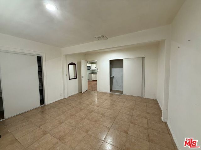 7304 Canby Avenue, Reseda (los Angeles), CA 91335