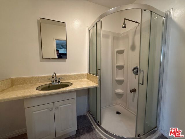 7304 Canby Avenue, Reseda (los Angeles), CA 91335