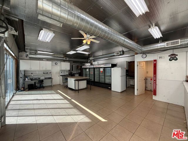 7304 Canby Avenue, Reseda (los Angeles), CA 91335