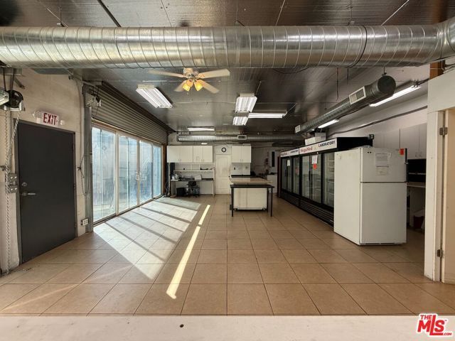 7304 Canby Avenue, Reseda (los Angeles), CA 91335