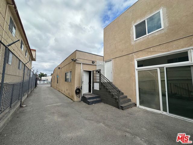 7304 Canby Avenue, Reseda (los Angeles), CA 91335