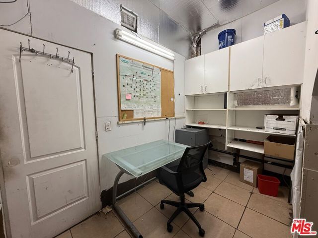 7304 Canby Avenue, Reseda (los Angeles), CA 91335