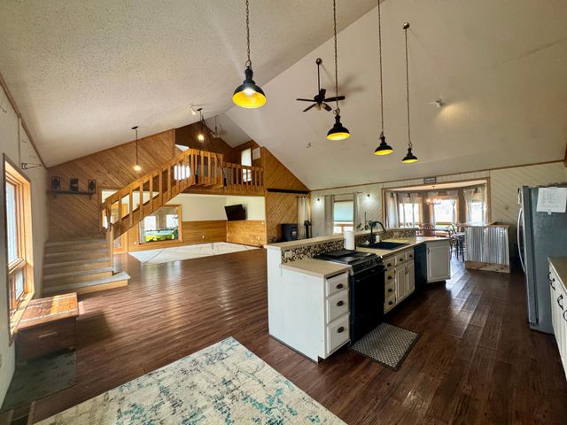 2866 12th Street NW, Baudette, MN 56623