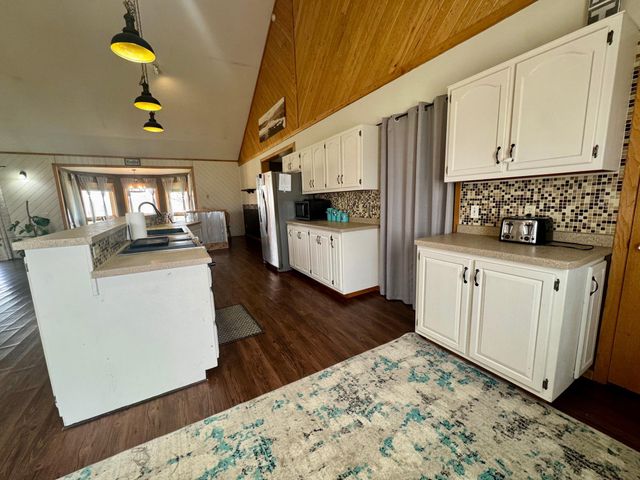 2866 12th Street NW, Baudette, MN 56623