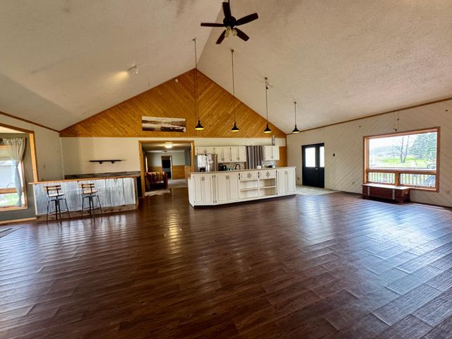 2866 12th Street NW, Baudette, MN 56623