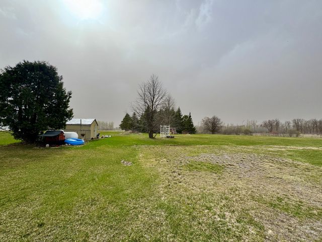 2866 12th Street NW, Baudette, MN 56623