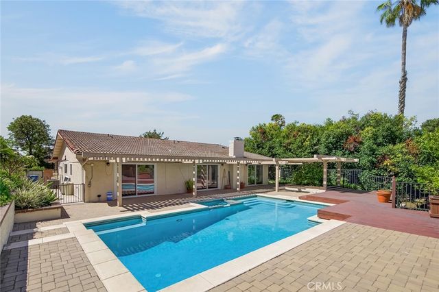 1526 S Fairway Knolls, West Covina, CA 91791