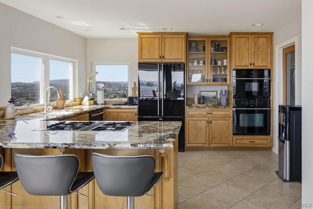 931 Sol Vista Glen, Escondido, CA 92025