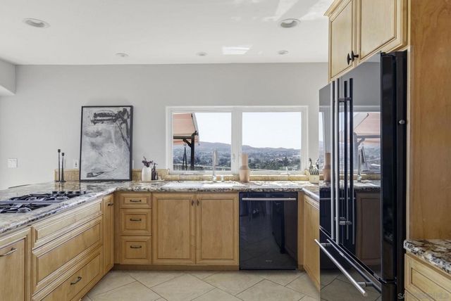 931 Sol Vista Glen, Escondido, CA 92025