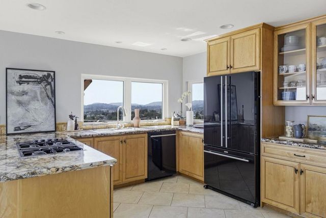 931 Sol Vista Glen, Escondido, CA 92025