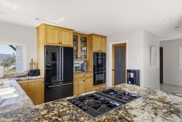 931 Sol Vista Glen, Escondido, CA 92025