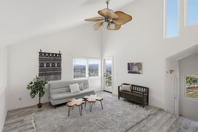 931 Sol Vista Glen, Escondido, CA 92025