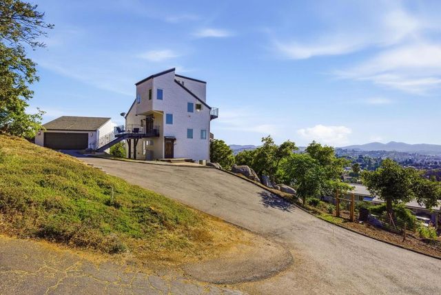 931 Sol Vista Glen, Escondido, CA 92025