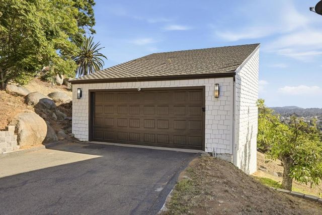 931 Sol Vista Glen, Escondido, CA 92025