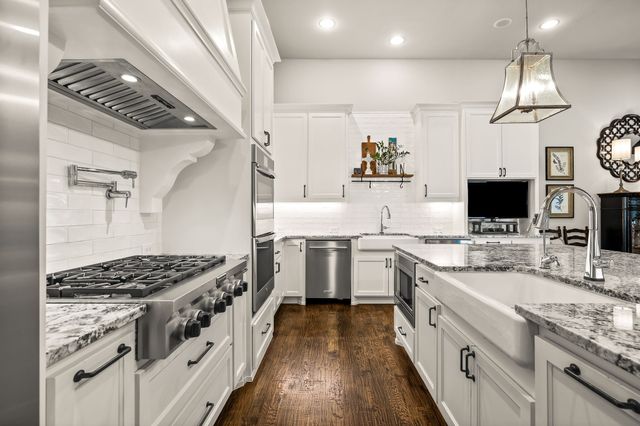 7008 Woodridge Drive, Flower Mound, TX 75022