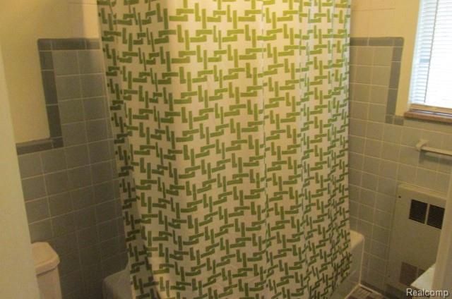 445 Breckenridge upper, Ferndale, MI 48220