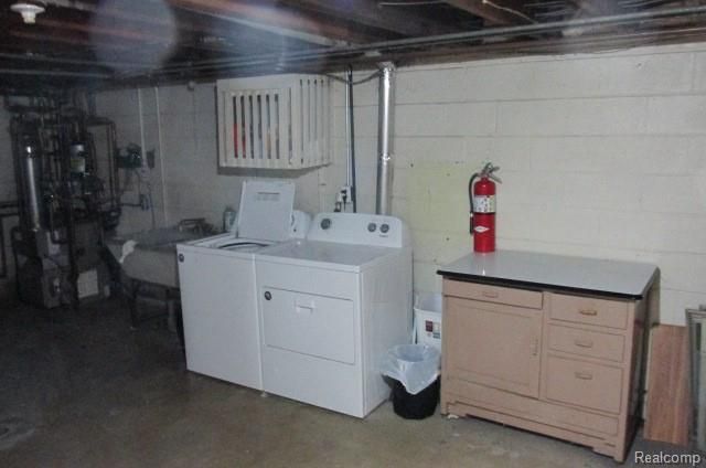 445 Breckenridge upper, Ferndale, MI 48220