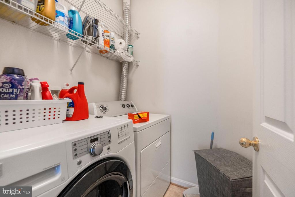 Image 34 of property listing at 23059 WINGED ELM DR, Clarksburg, MD 20871