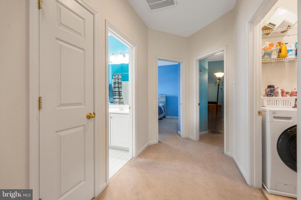 Image 39 of property listing at 23059 WINGED ELM DR, Clarksburg, MD 20871