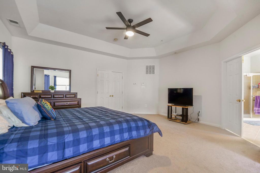 Image 40 of property listing at 23059 WINGED ELM DR, Clarksburg, MD 20871