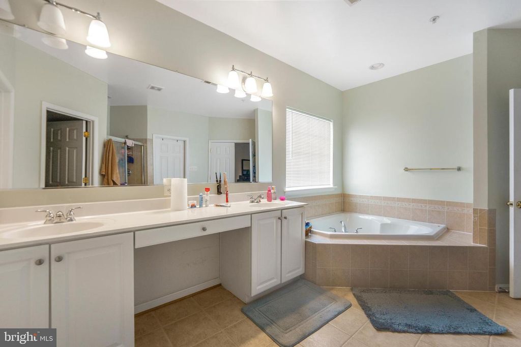 Image 42 of property listing at 23059 WINGED ELM DR, Clarksburg, MD 20871