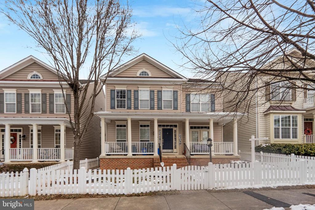 Image 9 of property listing at 23059 WINGED ELM DR, Clarksburg, MD 20871