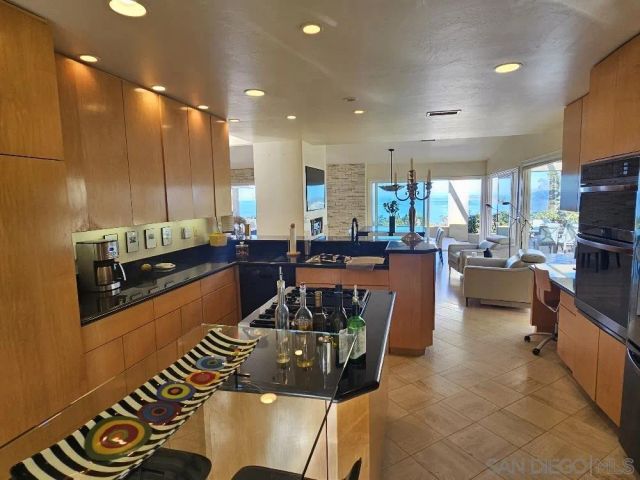 7275 Via Capri, La Jolla, CA 92037