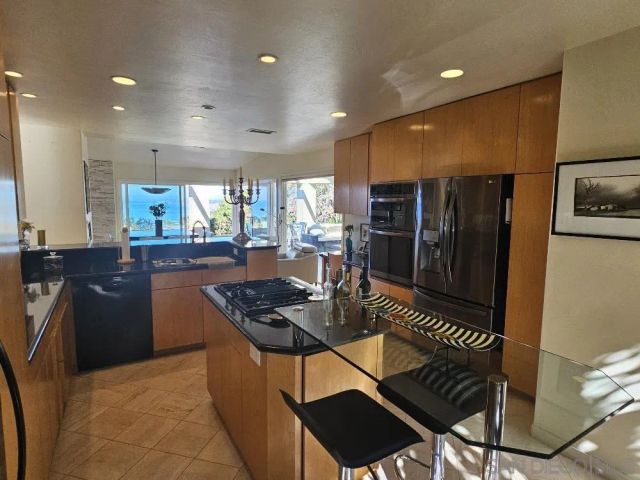 7275 Via Capri, La Jolla, CA 92037