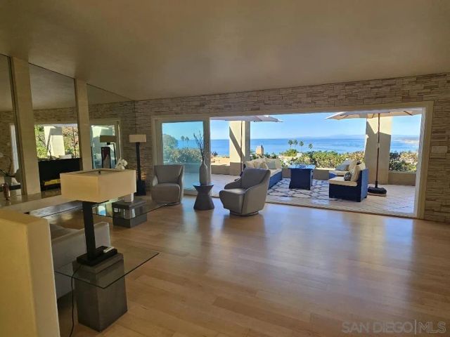 7275 Via Capri, La Jolla, CA 92037