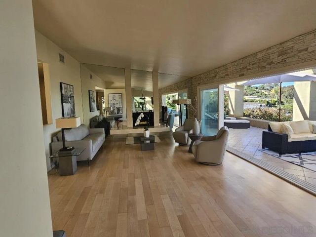 7275 Via Capri, La Jolla, CA 92037