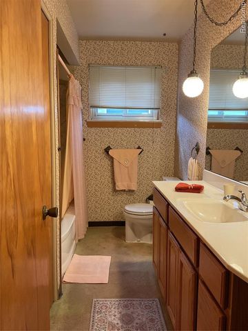 18535 Marquette Street, Roseville, MI 48066