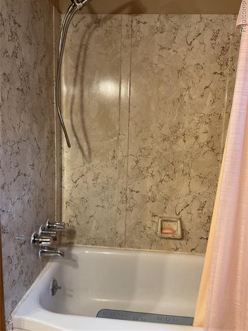 18535 Marquette Street, Roseville, MI 48066