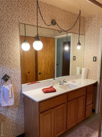 18535 Marquette Street, Roseville, MI 48066