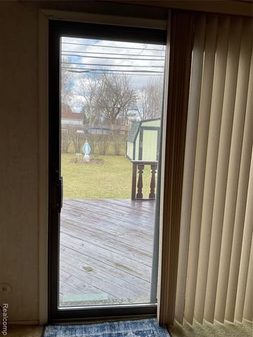 18535 Marquette Street, Roseville, MI 48066