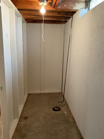 18535 Marquette Street, Roseville, MI 48066