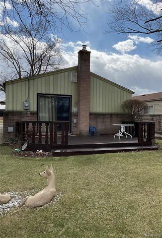 18535 Marquette Street, Roseville, MI 48066