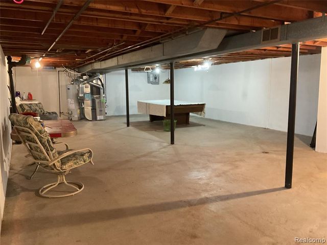 18535 Marquette Street, Roseville, MI 48066