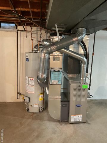 18535 Marquette Street, Roseville, MI 48066